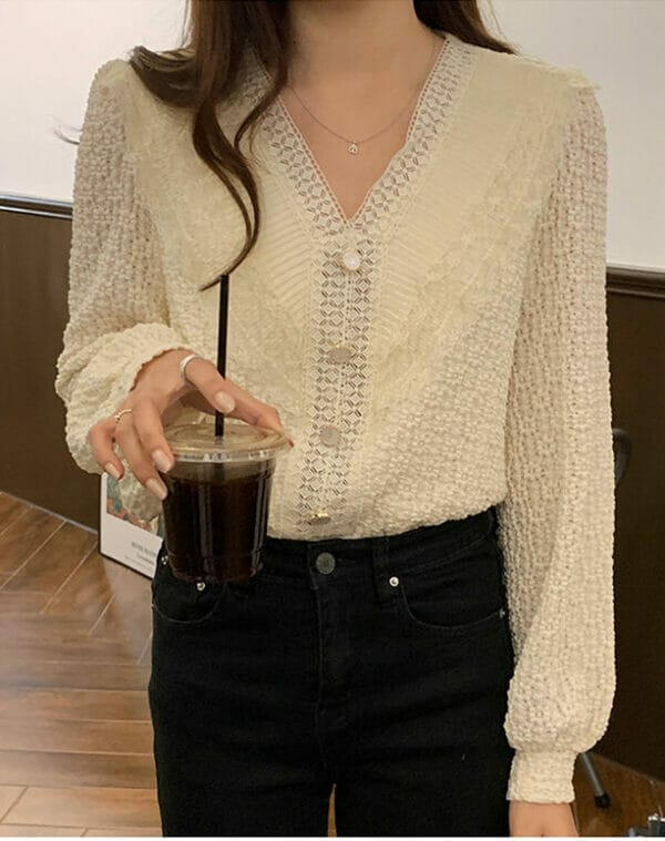Autumn New Buttons V-neck Puff Sleeve Lace Blouse 2