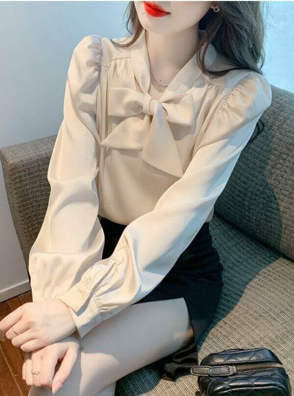 Charming Grace Bowknot Collar Loosen Puff Sleeve Blouse 1