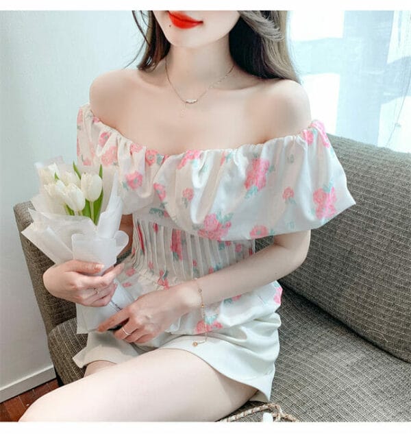 Charming Korea Boat Neck Flowers Pleated Slim Blouse 3