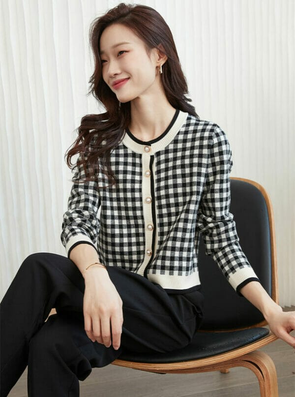 Classic Fashion Buttons Open Plaids Knitting Tops 4