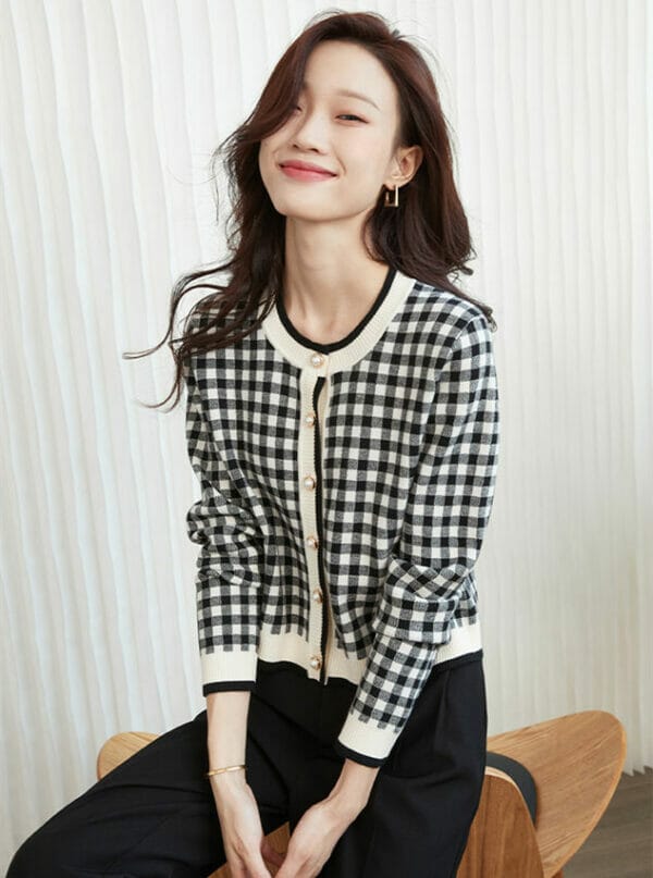 Classic Fashion Buttons Open Plaids Knitting Tops 3