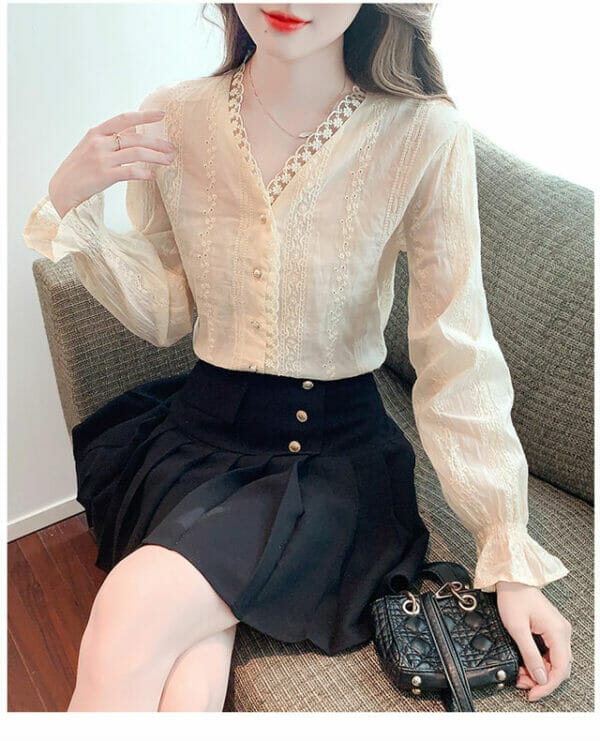 Fashion Autumn Lace Flowers V-neck Long Sleeve Blouse 4