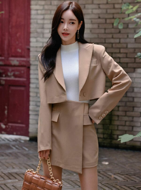 Fashion Autumn Tailored Collar Short Jacket with A-line Skirt 1