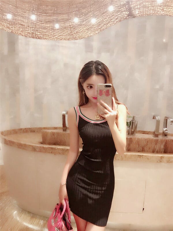 Fashion Lady 2 Colors Stripes Round Neck Knit Straps Dress 4