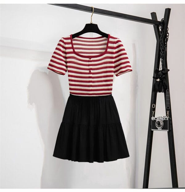 Fashion New 2 Colors Stripes Knit Tops with Pleated Skirt 4