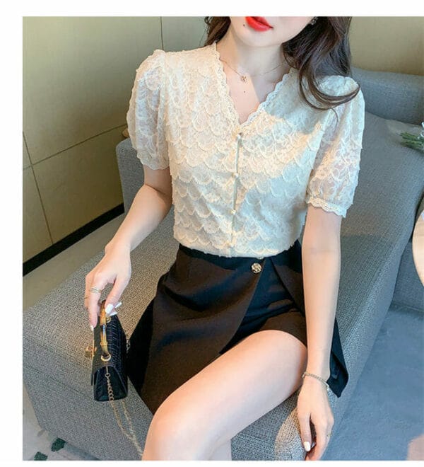 Fashion Retro V-neck Lace Flowers Short Sleeve Blouse 4