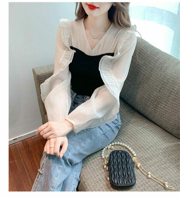 Fashion V-neck Flouncing Sleeve Splicing Blouse 3