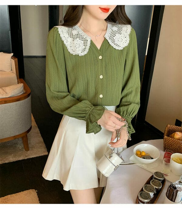 Fashion Women Lace Doll Collar V-neck Flare Sleeve Blouse 2