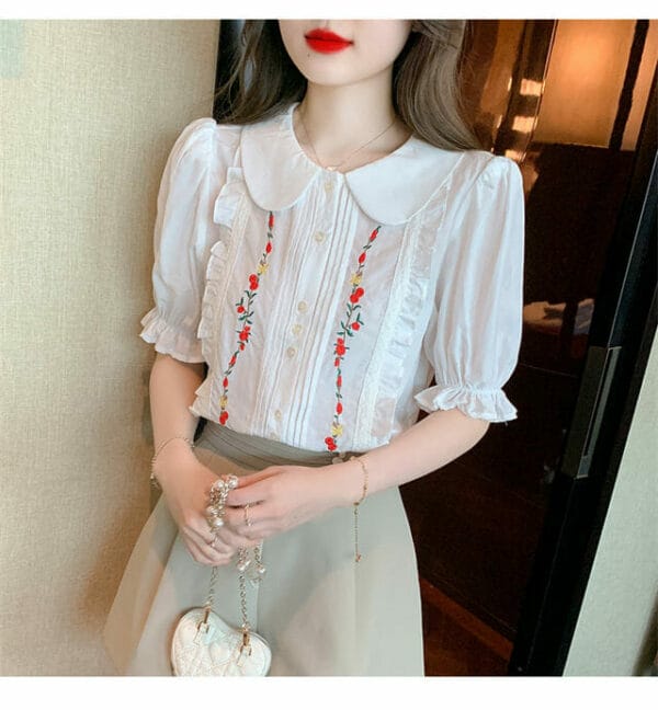 Fresh Girlish Doll Collar Flowers Embroidery Puff Sleeve Blouse 3