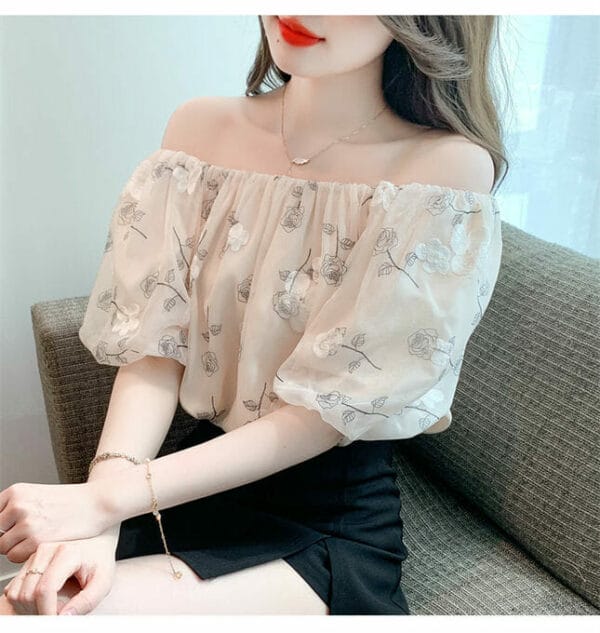 Grace Fashion Boat Neck Flowers Puff Sleeve Blouse 2