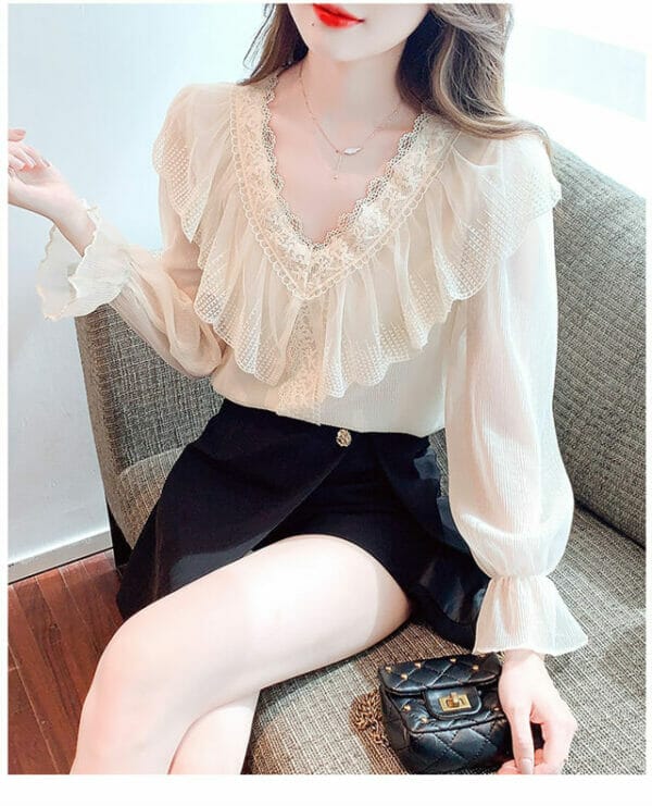 Grace Women Lace Flouncing V-neck Puff Sleeve Blouse 5