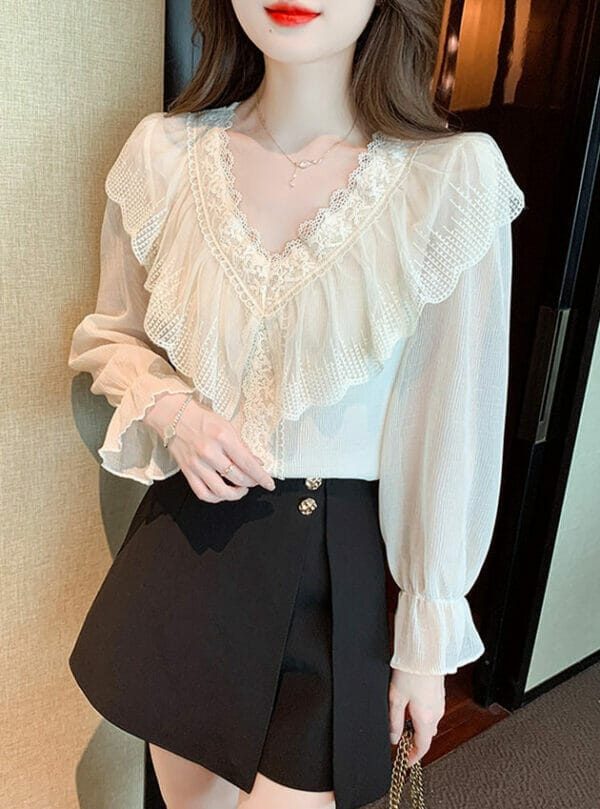 Grace Women Lace Flouncing V-neck Puff Sleeve Blouse 1