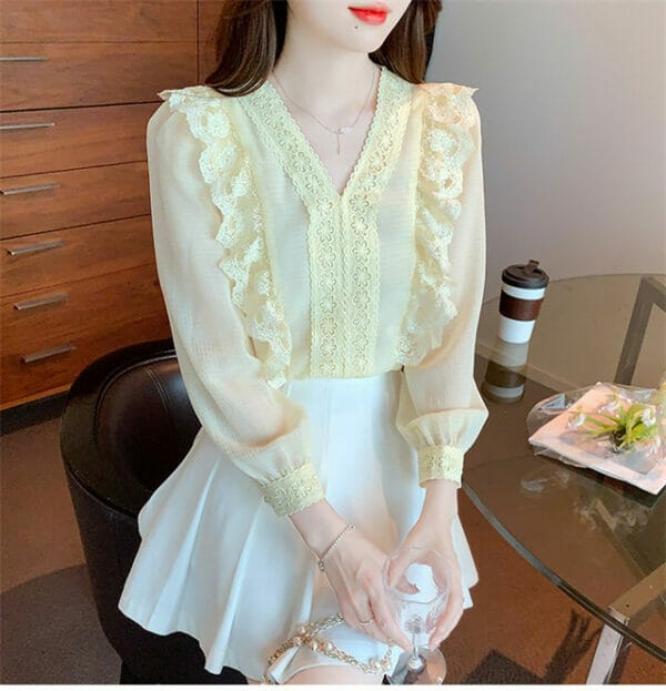 Grace Women V-neck Flowers Lace Flouncing Puff Sleeve Blouse 3