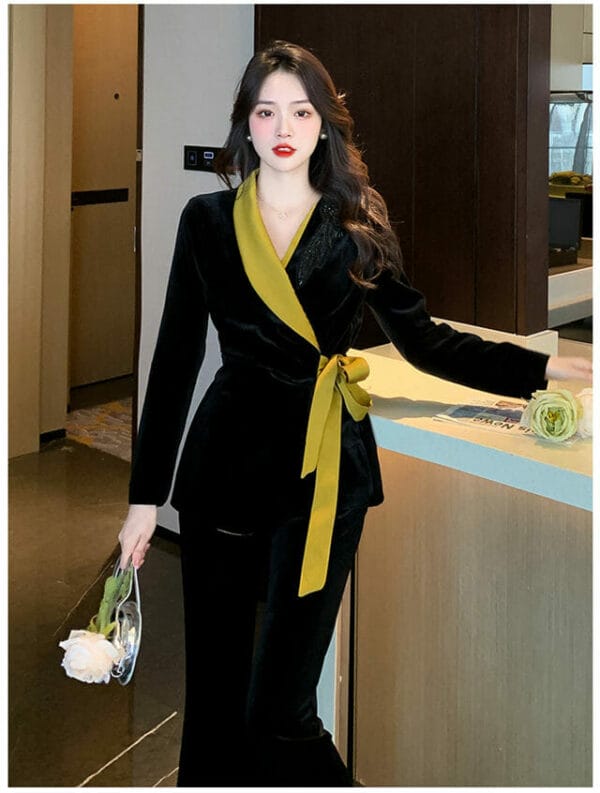 Handsome Lady Tailored Collar Tie Waist Velvet Two Pieces Suits 4