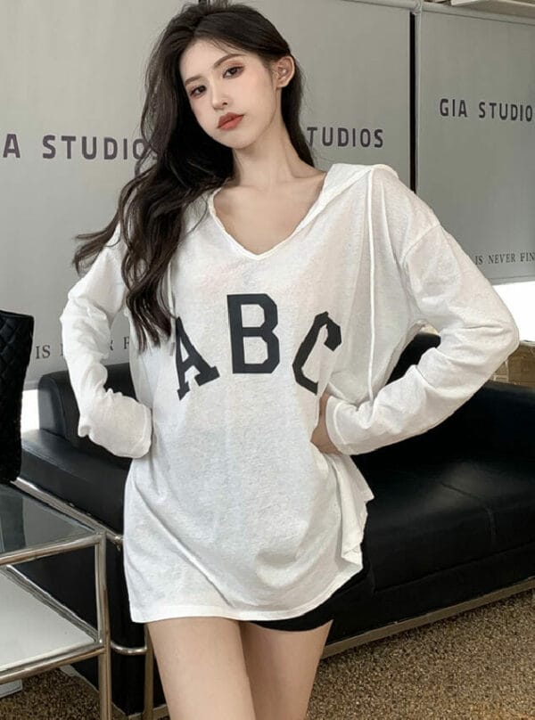 Hot Selling 2 Colors Letters Hooded Loosen Cotton T-shirt 1