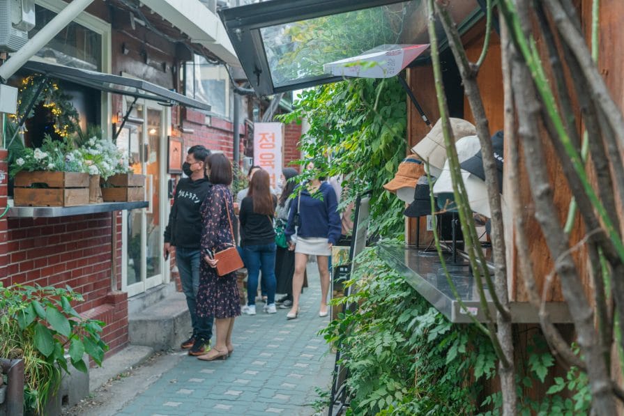 Ikseon-Dong, Seoul's Most Unique Neighbourhood 9