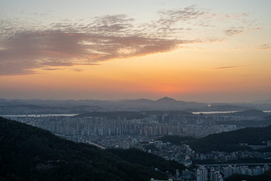 Sunset in Seoul from Inwangsan