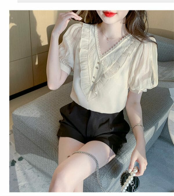 Korea Flouncing Lace V-neck Puff Sleeve Blouse 5