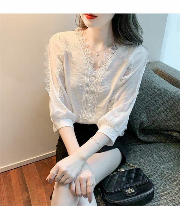 Korea Lace V-neck Loosen Puff Sleeve Blouse 4