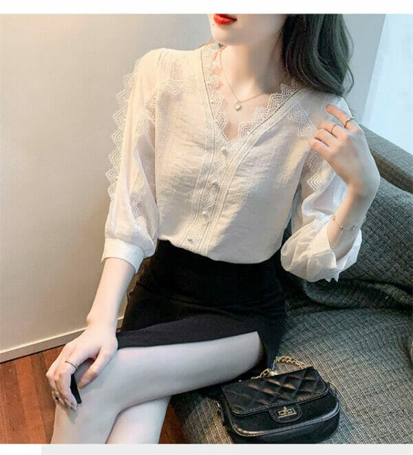 Korea Lace V-neck Loosen Puff Sleeve Blouse 3