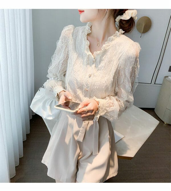 Korea Spring Lace Flowers V-neck Puff Sleeve Blouse 3