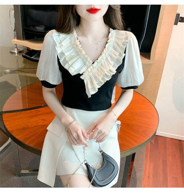 Korea Summer Beads Flouncing V-neck Puff Sleeve Blouse 2