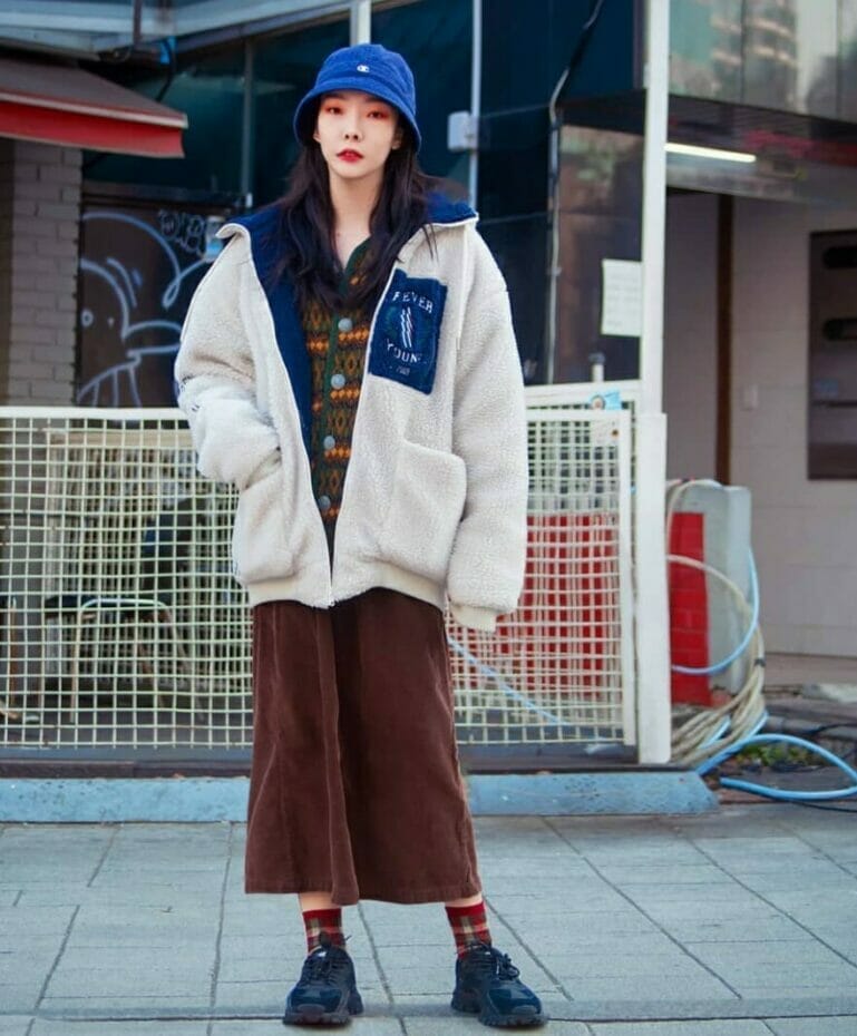 Korean Streetwear - 16 Hottest Korean Street Fashion Trends to Try in 2022 28