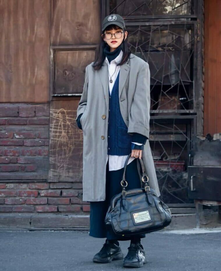 Korean Streetwear - 18 Hottest Korean Street Fashion Trends to Try in 2023 33
