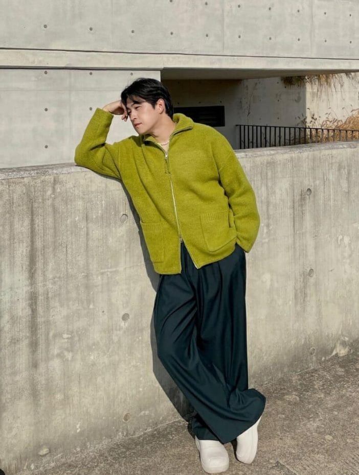 Korean Men's Fashion 2023 - Popular Korean Outfits for Men 21