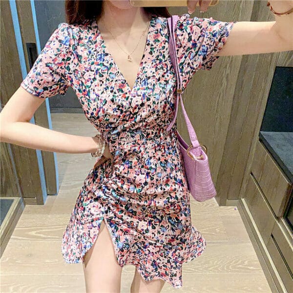 Lovely V-neck Flowers Pleated Slim Dress 2