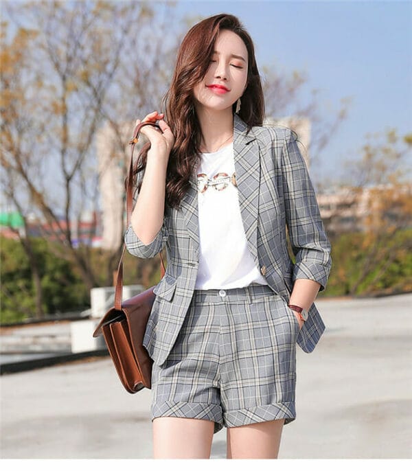 Modern Lady 2 Colors Tailored Collar Plaids Short Suits 3