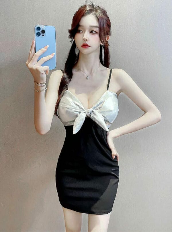 Modern Lady 4 Colors Bowknot V-neck Slim Straps Dress 6