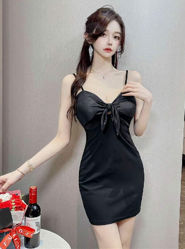 Modern Lady 4 Colors Bowknot V-neck Slim Straps Dress 4