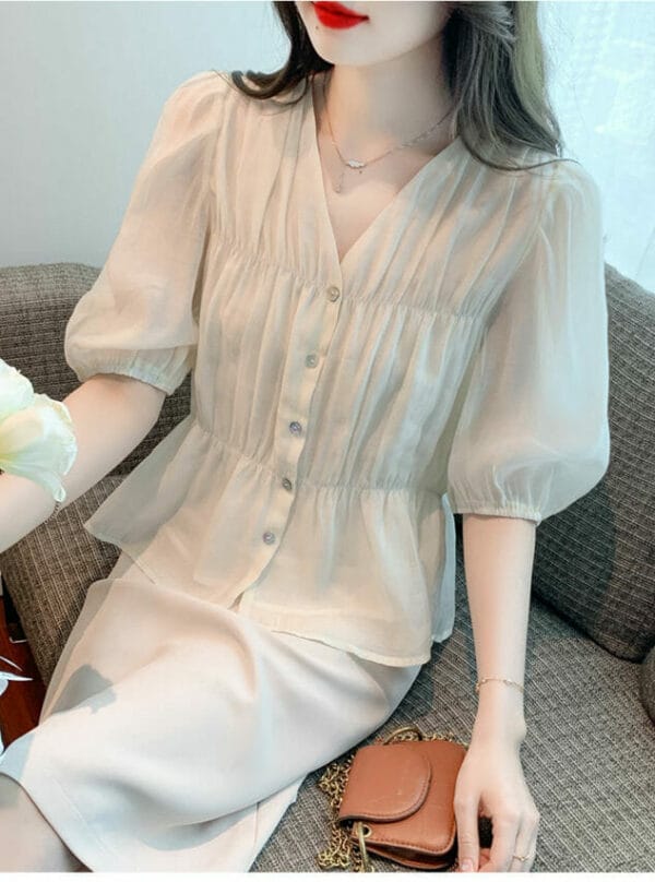 Modern Lady Buttons V-neck Puff Sleeve Casual Blouse 1