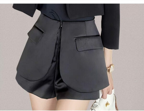 Modern Lady Tailored Collar Jacket with Bud Short Pants 5