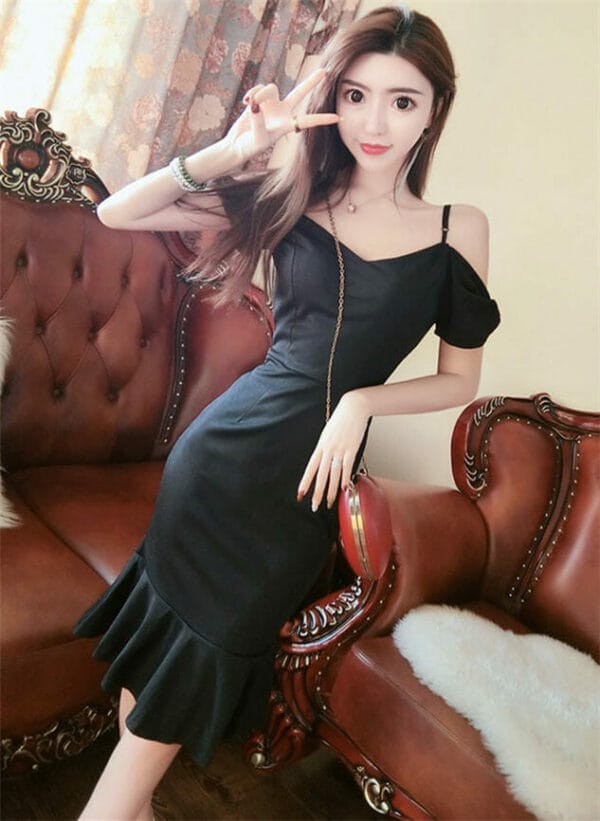 Modern Sexy 2 Colors Boat Neck Fishtail Slim Dress 1