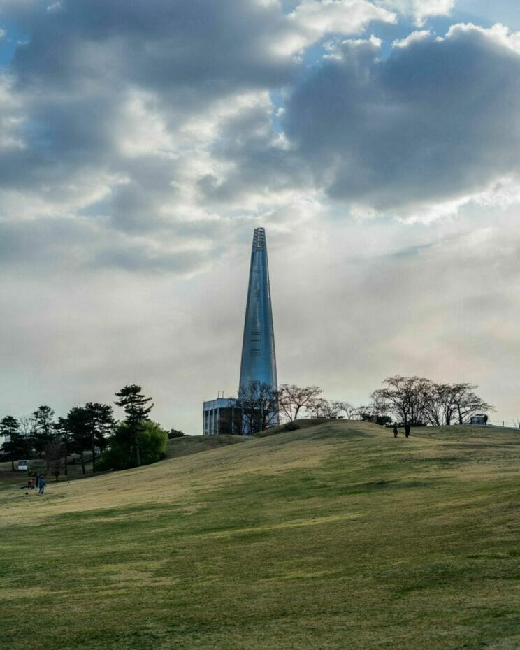 Lotte Tower from Olympic Park