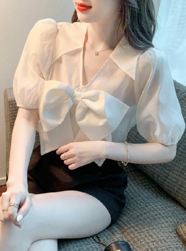 Pretty Fashion Bowknot V-neck Puff Sleeve Chiffon Blouse 4