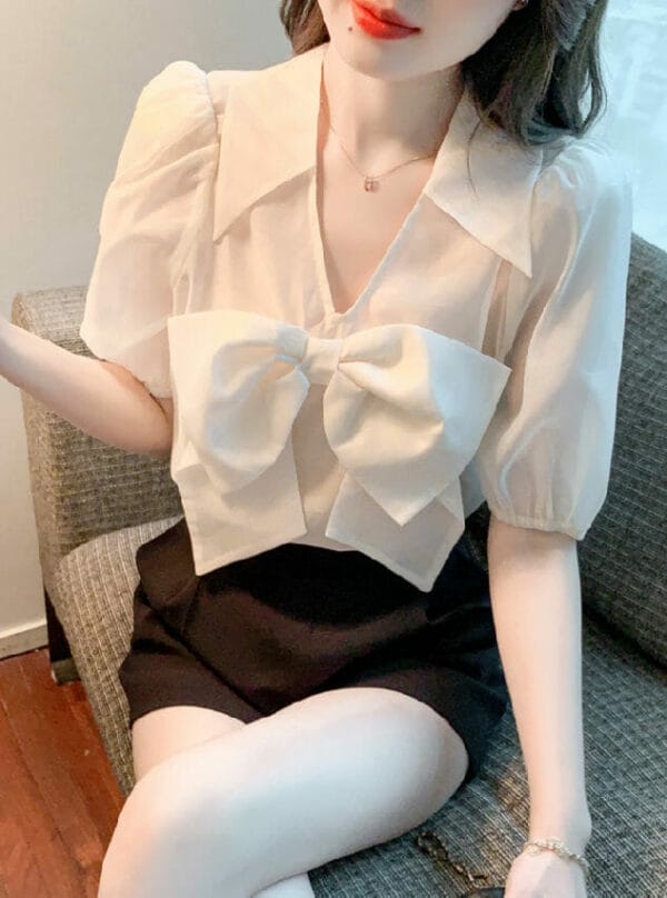 Pretty Fashion Bowknot V-neck Puff Sleeve Chiffon Blouse 3