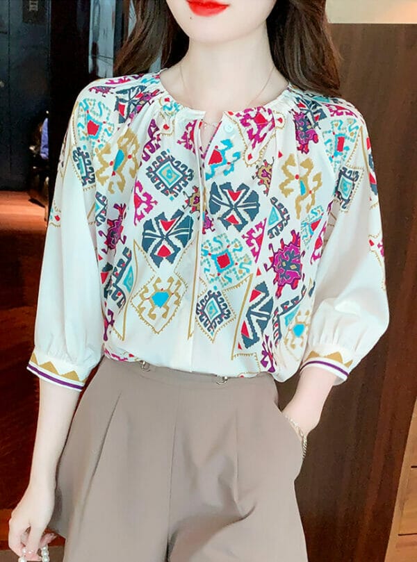 Pretty Fashion Round Neck Flowers Puff Sleeve Blouse 1