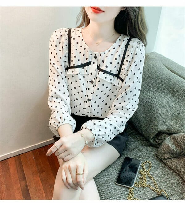 Pretty Round Neck Dots Long Sleeve Blouse 4