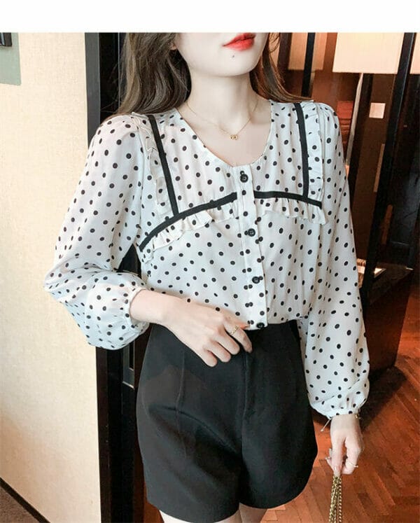 Pretty Round Neck Dots Long Sleeve Blouse 3