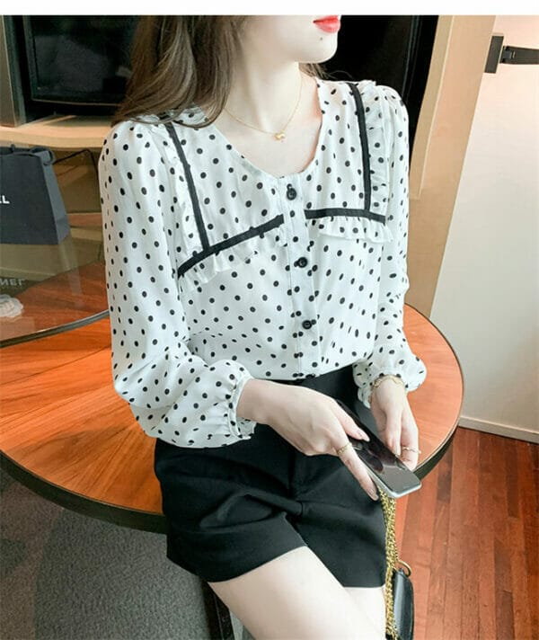 Pretty Round Neck Dots Long Sleeve Blouse 2