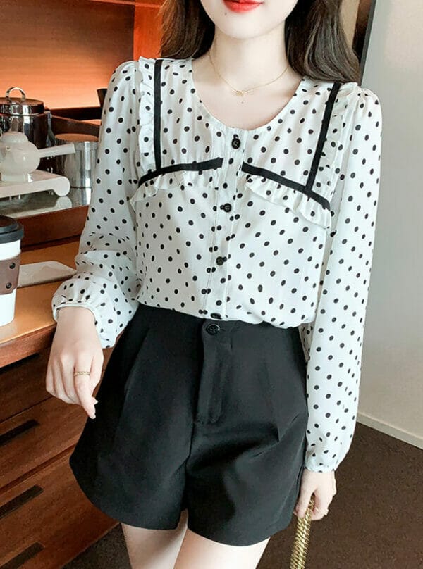 Pretty Round Neck Dots Long Sleeve Blouse 1