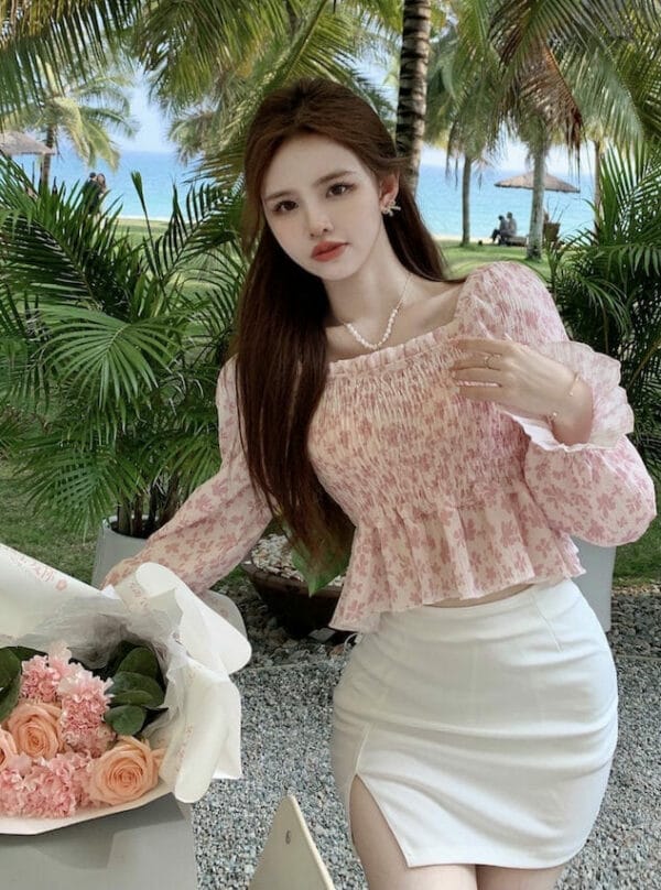 Pretty Summer Square Collar Flowers Puff Sleeve Blouse 3