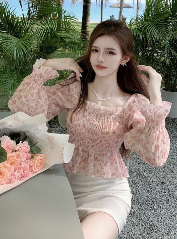 Pretty Summer Square Collar Flowers Puff Sleeve Blouse 2