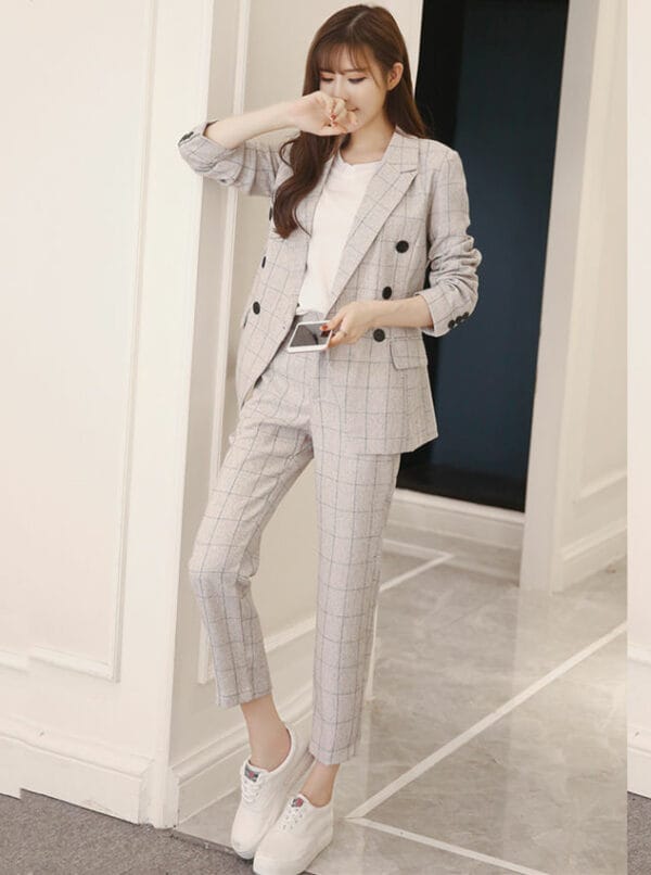 Quality Fashion Double-breasted Tailored Collar Plaids Long Suits 1