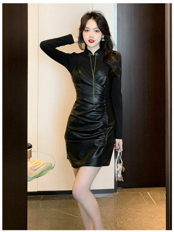 Retro Autumn Chain Collar T-shirt with Leather Straps Dress 4