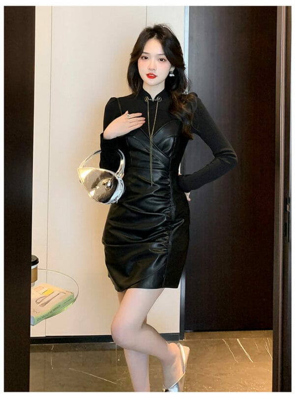 Retro Autumn Chain Collar T-shirt with Leather Straps Dress 3