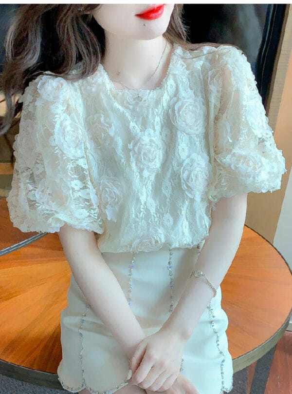 Retro Charming Round Neck Flowers Puff Sleeve Lace Blouse 1